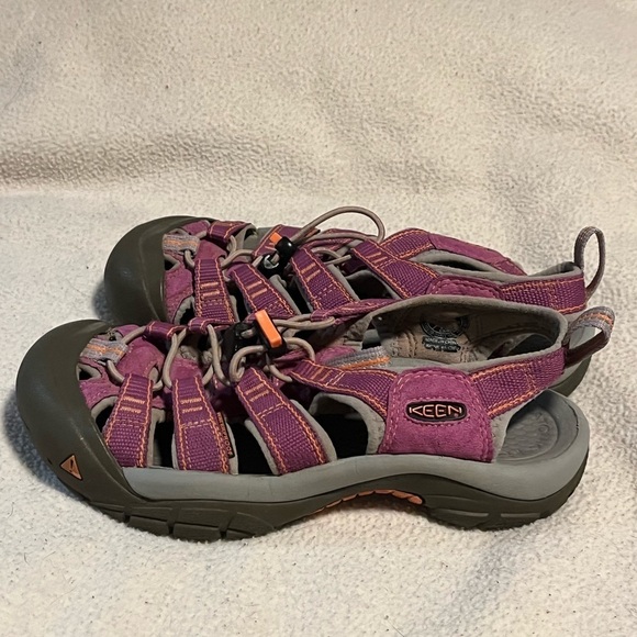 Keen Closed Toe Sandals Sz 6 - Picture 6 of 13